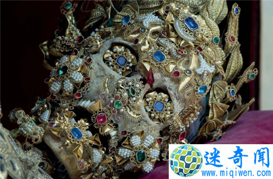 印第安纳州头骨 金银陪葬现史上最奢侈骷髅墓葬