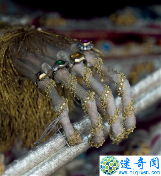 印第安纳州头骨 金银陪葬现史上最奢侈骷髅墓葬