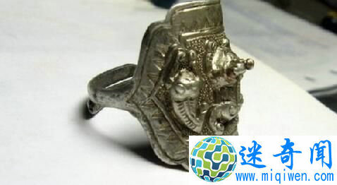 考古发现十四世纪毒戒指 是刺杀投毒神秘利器