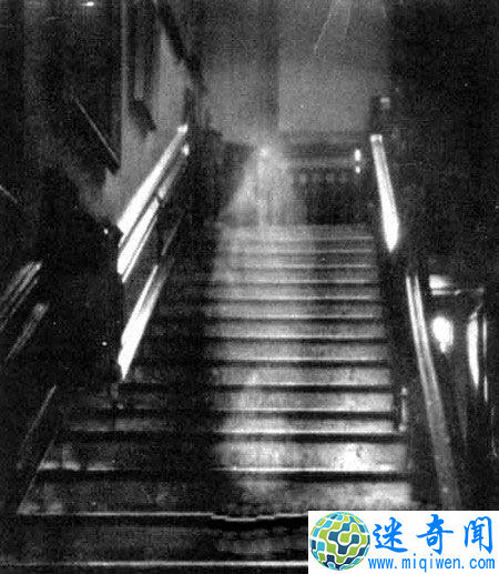 6、雷纳姆大厅的布朗夫人
