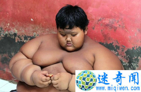 10岁胖娃成世界最重男孩 除了吃饭就是睡(9)
