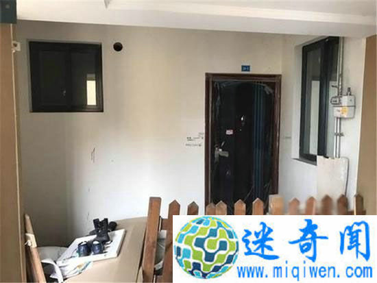 �����ˣ�������һ���·���װ�޵ķ������ھӵ�