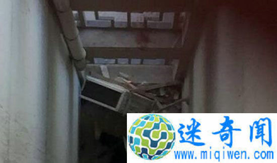 上海宝山发生坠楼女子当场身亡 现场惨不忍睹