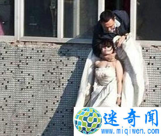 新人吵新娘要跳楼 警察巧妙一语化解危机