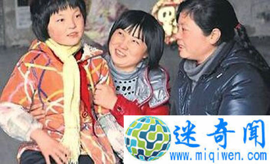 贫困女资助三学生兼职十余份工作 人美心肠更美