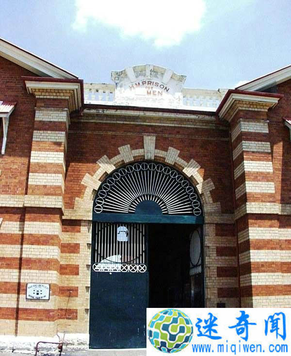 ���ޱ���ŮС͵���������Ӽ��� 4����ǿ��2000��