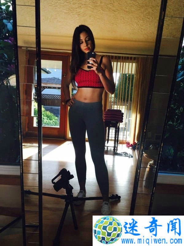 美国妓女靠出售尿液内衣内裤羞辱嫖客成功暴富