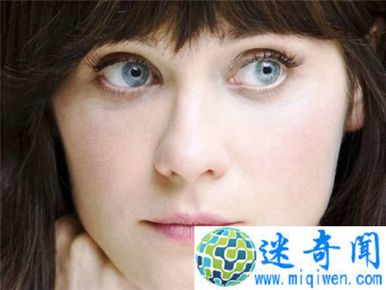 真实存在的超美“紫罗兰”双眼 全世界仅600人!