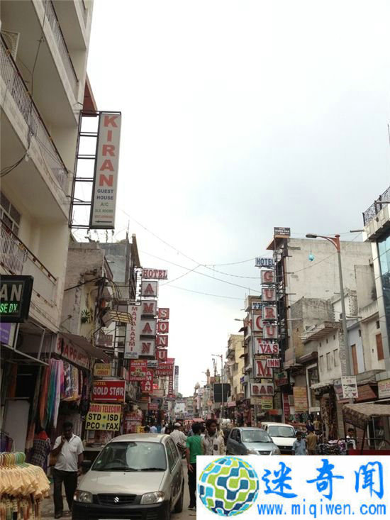 印度首都的黑市现场只有这里有干净水