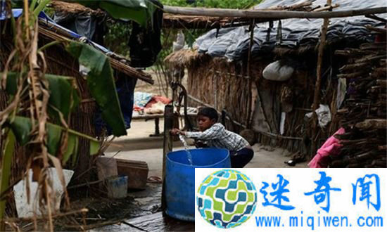 印度首都的黑市现场只有这里有干净水