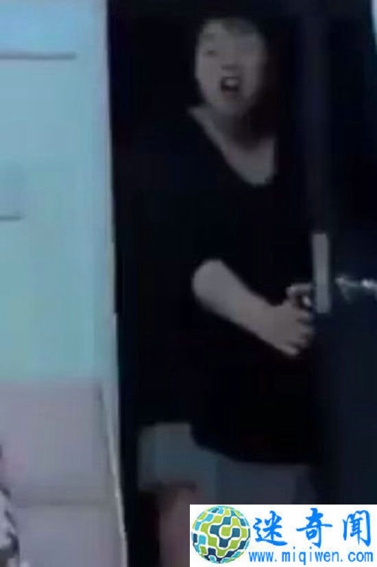 ���跢��Ů���ڷ�����ֱ��ʱ������