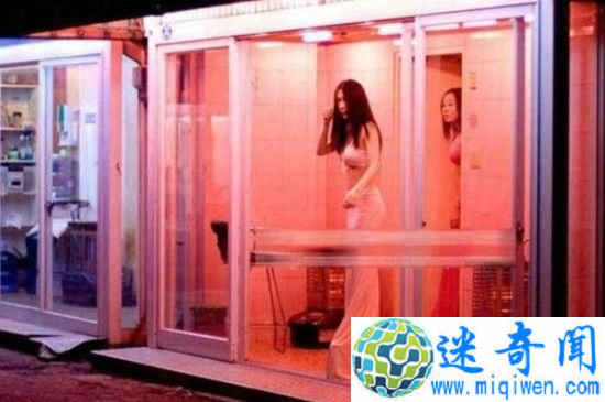 ����Ů���οͰ����ֿ��� �������ɷ���ƭ��Ц�����ʵ���ݣ�