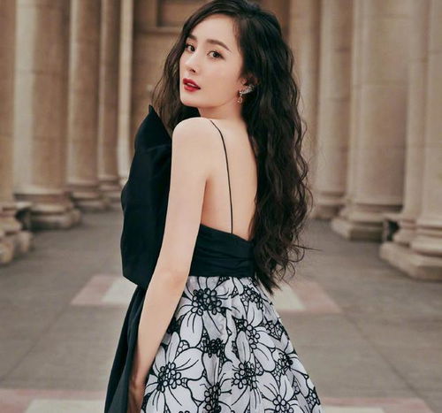 黄日华老婆多大了 黄日华老婆比他大几岁 黄日华老婆多大了 黄日华老婆比他大几岁