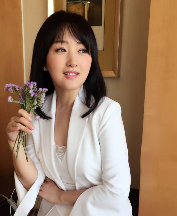 李白的诗腾云_腾云李白原诗一首 李白的诗腾云_腾云李白原诗一首